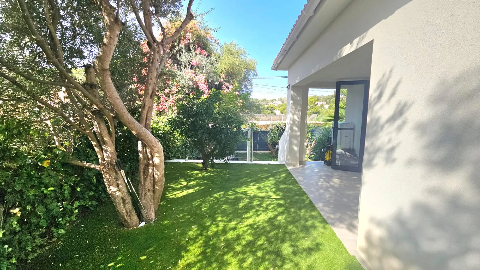 Villa moderne près de la plage de Palmanova-28