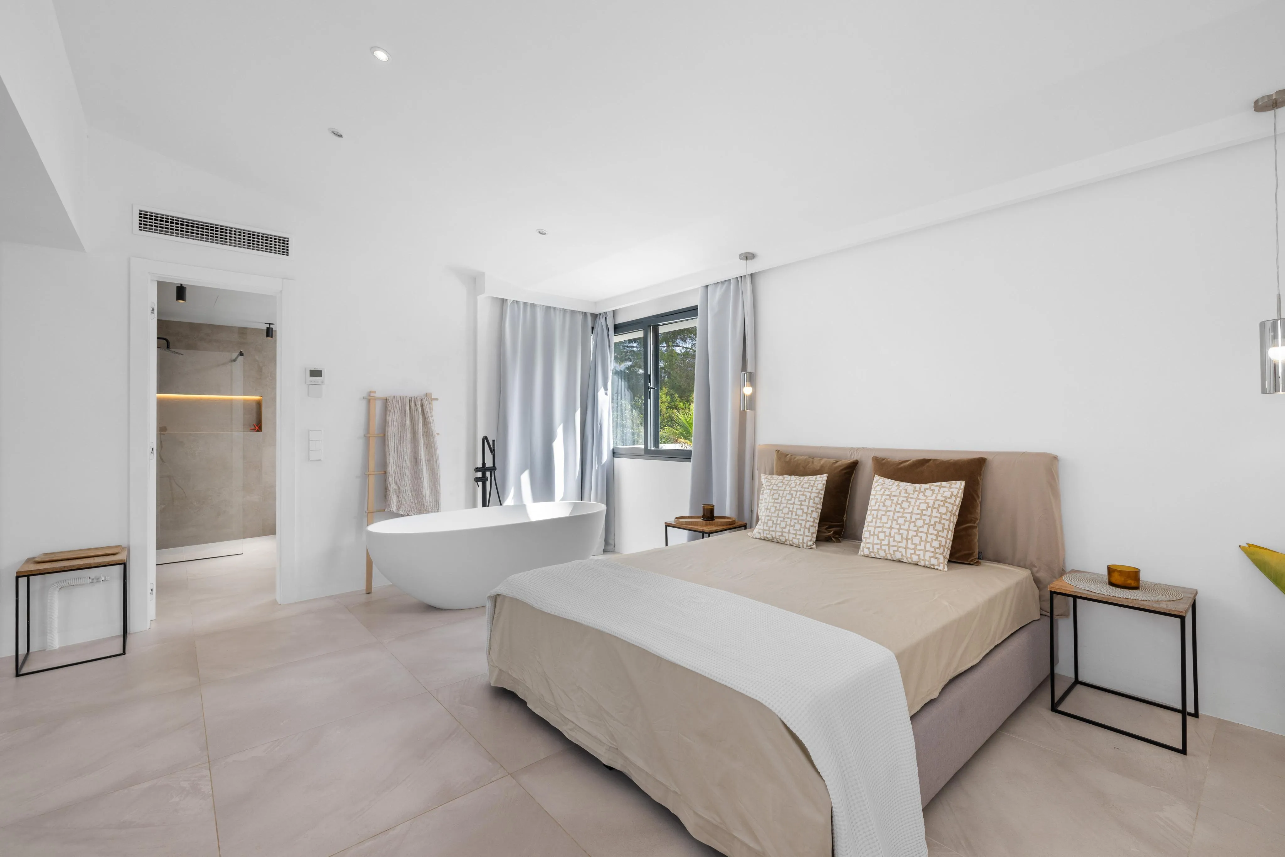 Villa moderne près de la plage de Palmanova-15