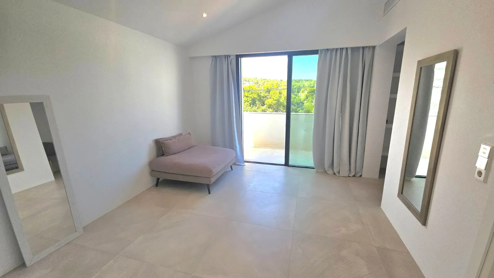 Villa moderne près de la plage de Palmanova-20