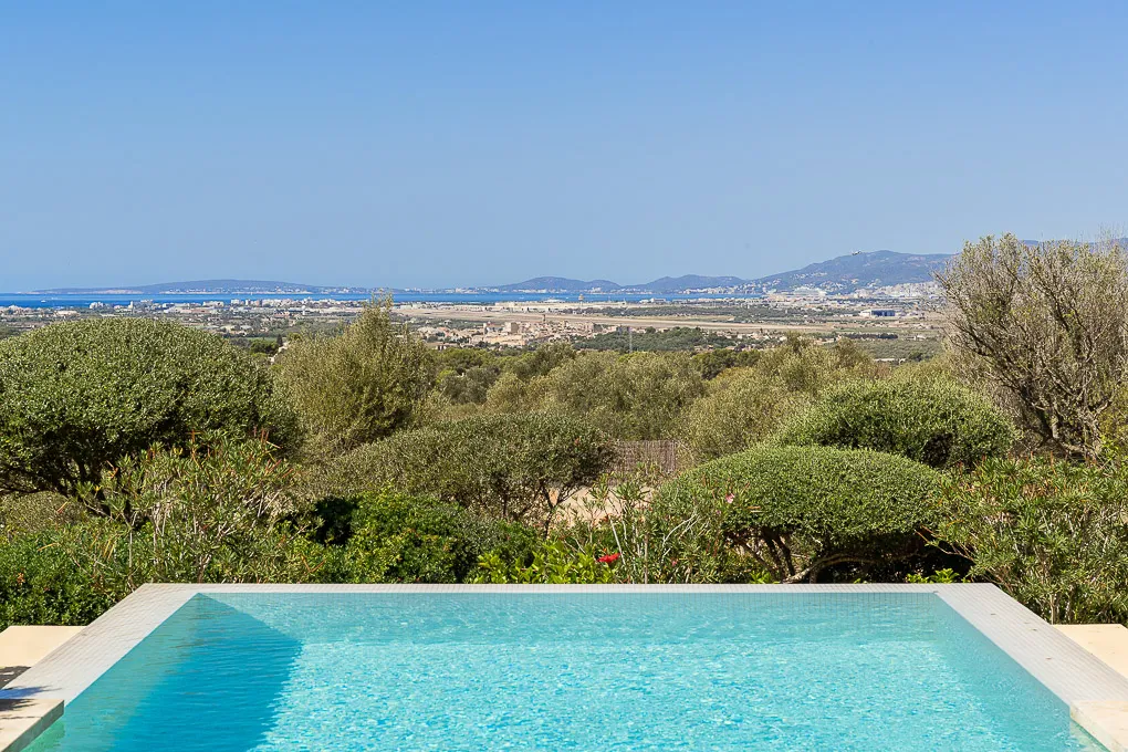 Luxury villa with panoramic views of the bay of Palma-1