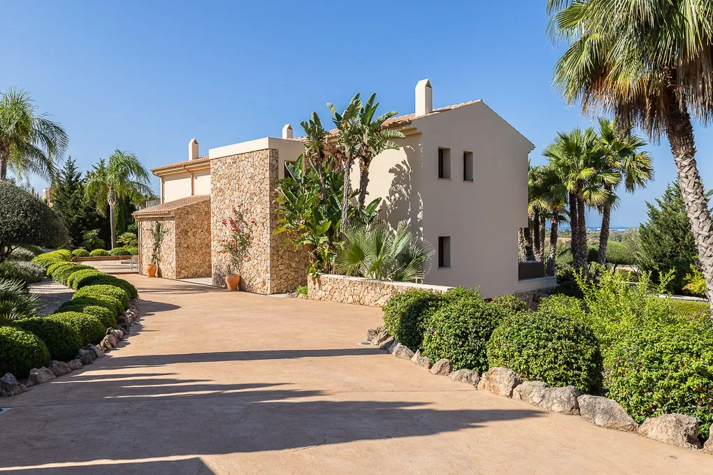 Luxury villa with panoramic views of the bay of Palma-4