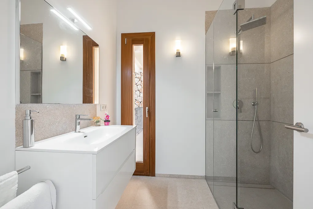 Luxury villa with panoramic views of the bay of Palma-18