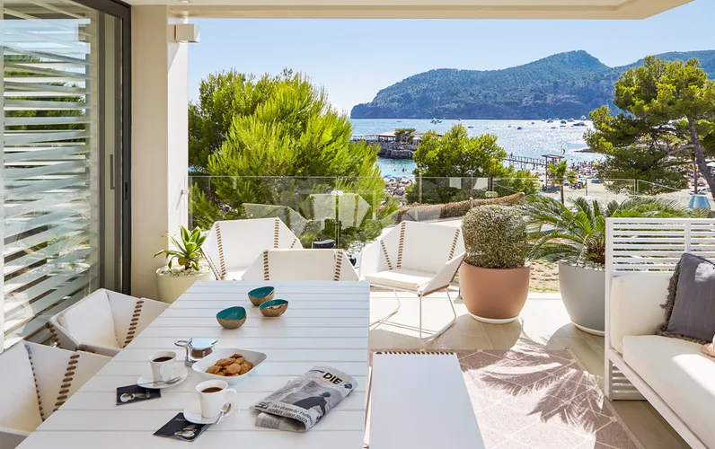 Luxury apartment next to the beach