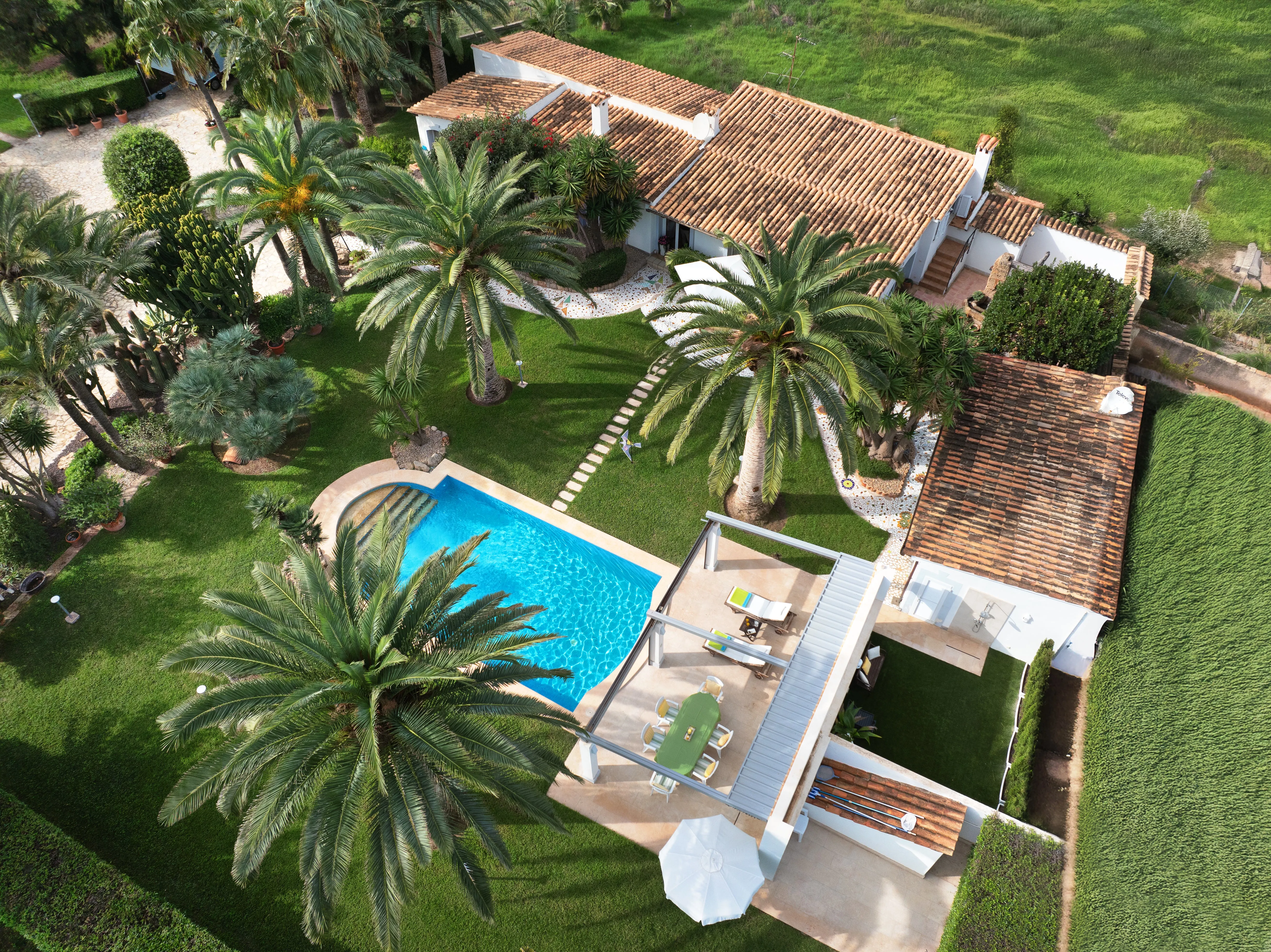 Private Finca in walking distance to the port-2