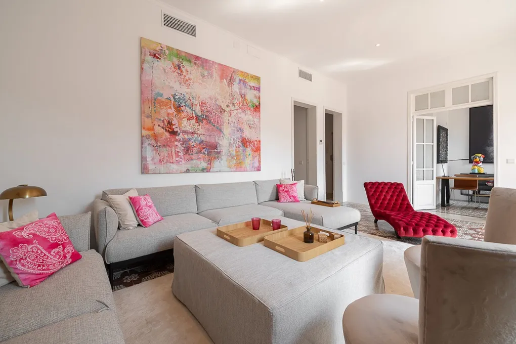 Elegante appartamento in un edificio storico vicino al mercato dell'Olivar-4