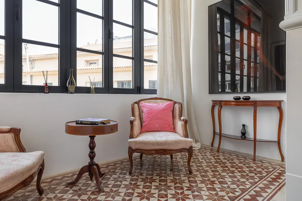 Un pis elegant, lluminós i espaiós en un edifici històric-14