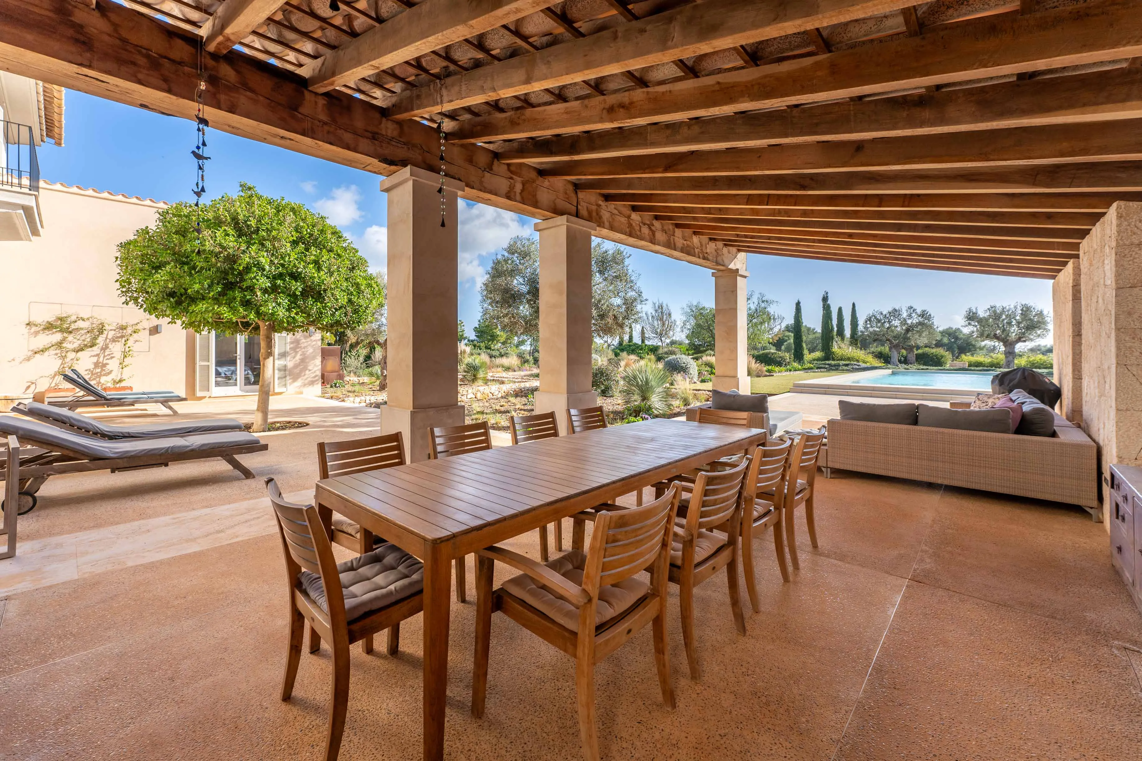 Elegantie en gezelligheid: stijlvol wonen in Santanyi-13