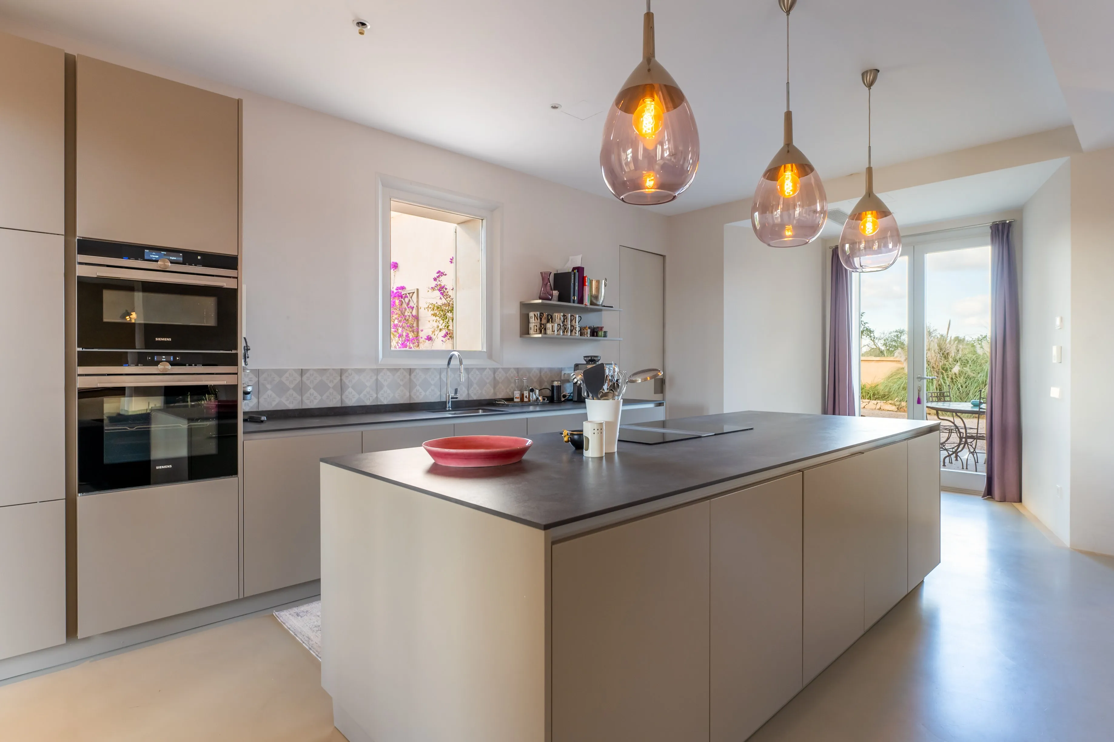 Elegantie en gezelligheid: stijlvol wonen in Santanyi-7