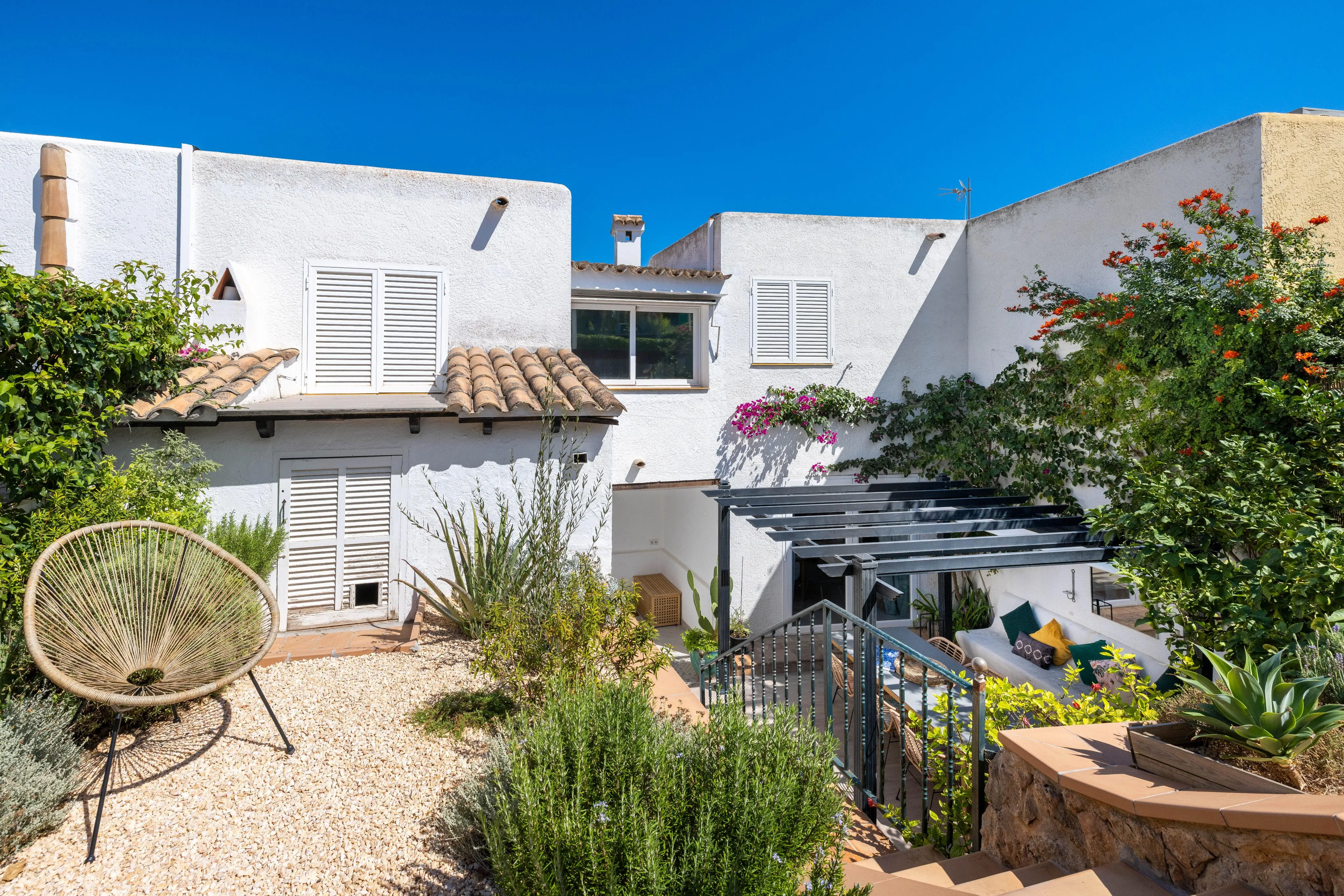 Affascinante casa a schiera in posizione privilegiata a Bendinat-24