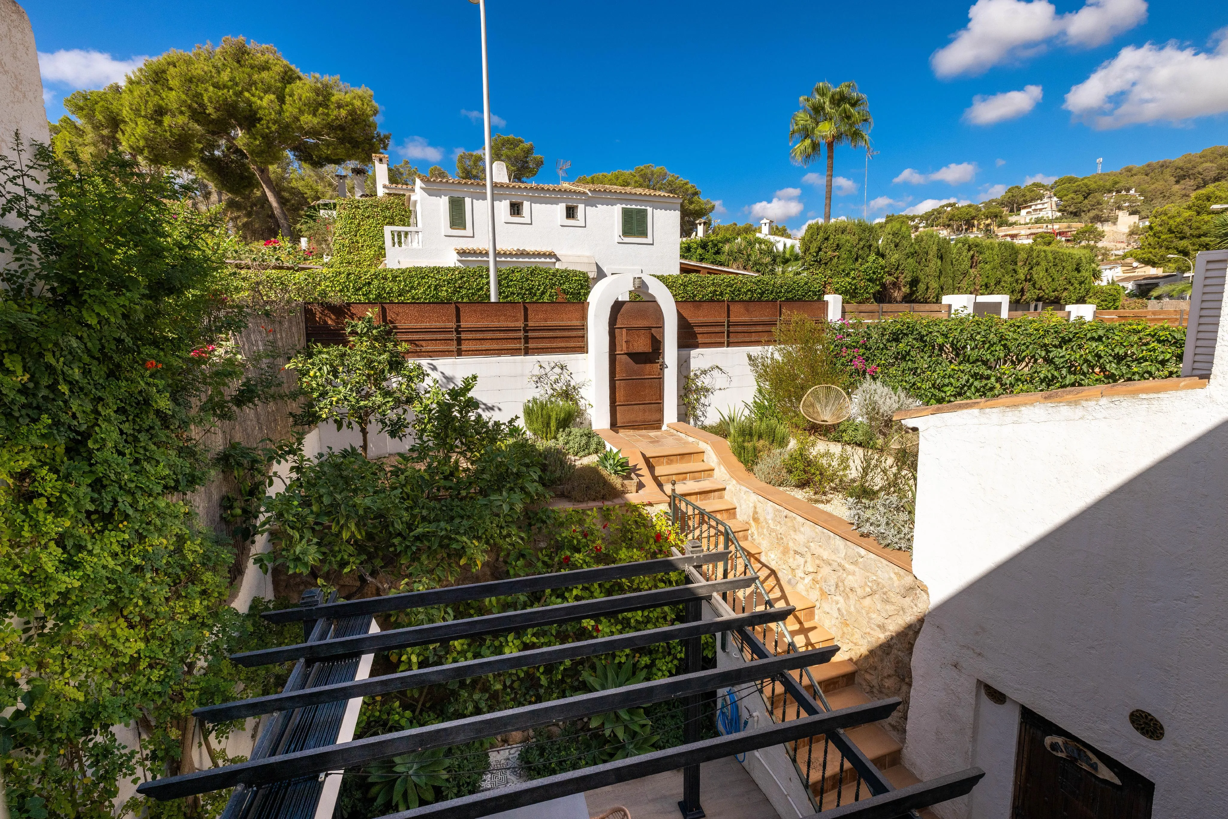 Adosado con encanto en ubicación privilegiada en Bendinat-22