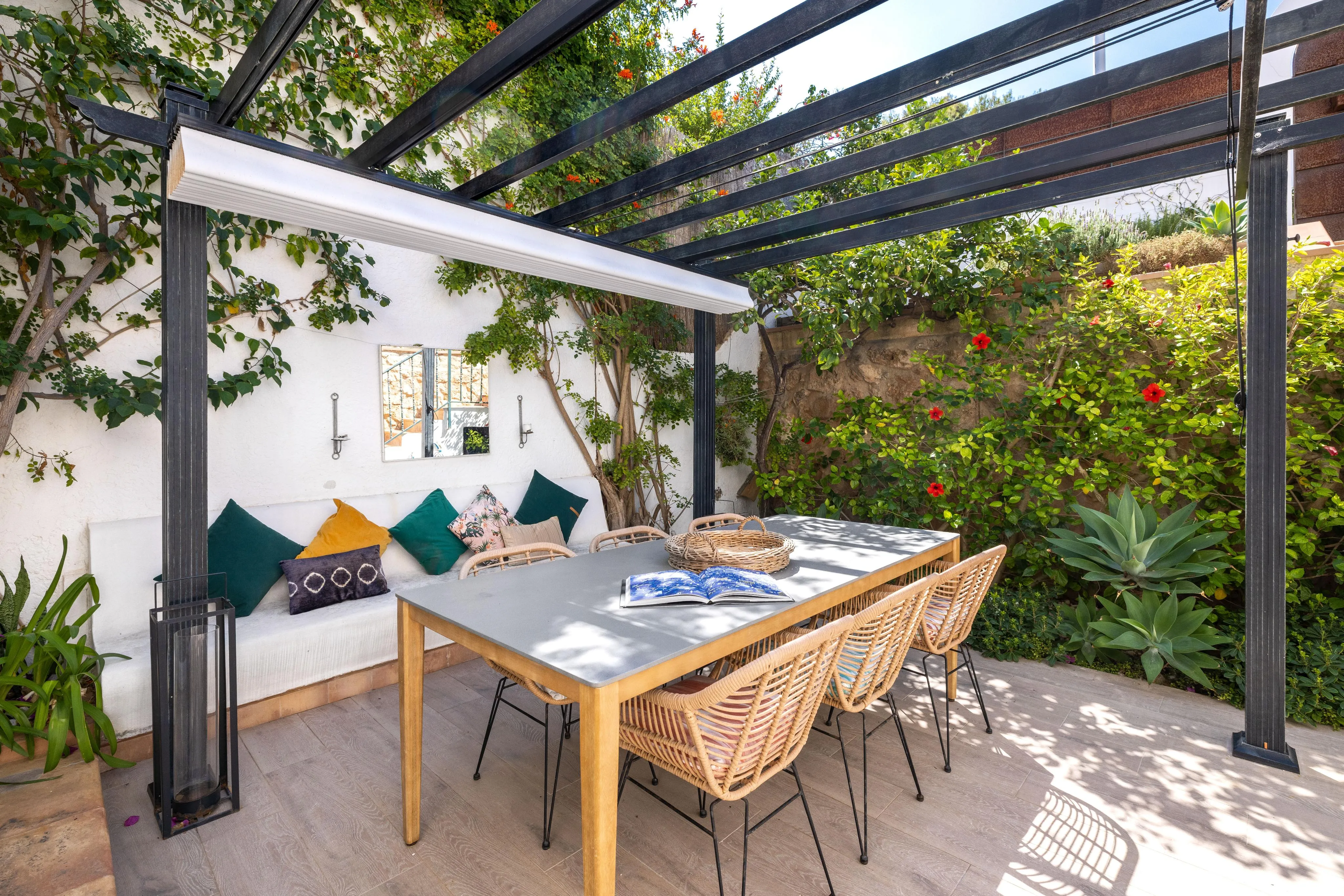 Adosado con encanto en ubicación privilegiada en Bendinat-1