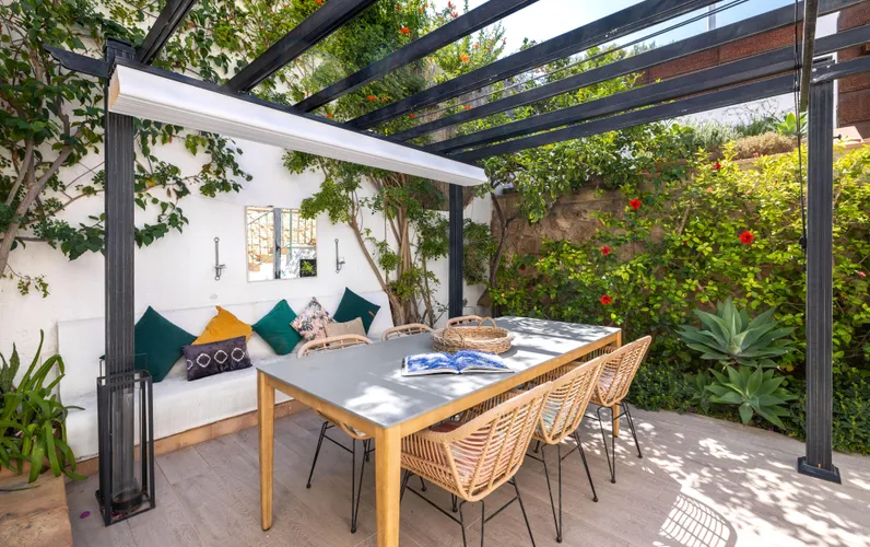 Charmerende rækkehus med førsteklasses beliggenhed i Bendinat