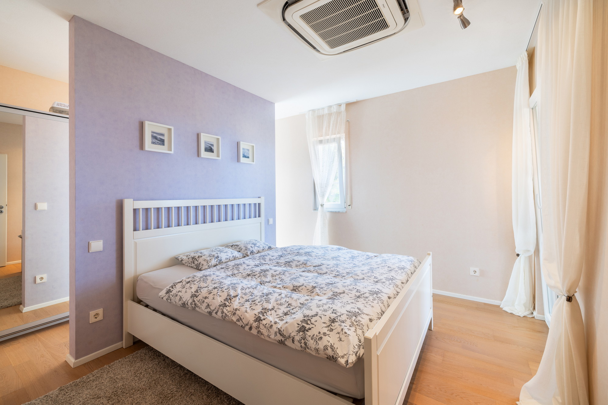 Well-maintained villa with sea views in second sea line-13