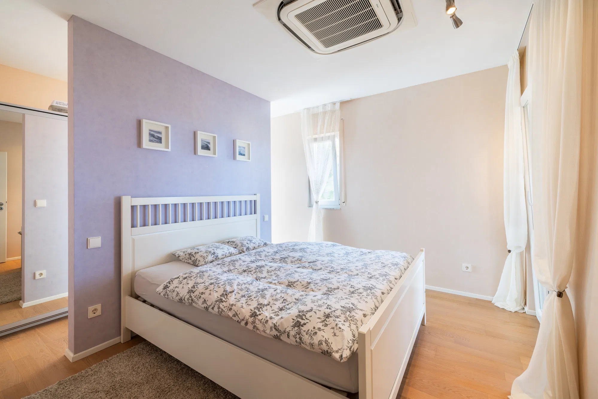 Well-maintained villa with sea views in second sea line-13
