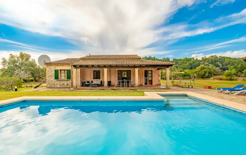 Encantadora casa de camp tradicional a Pollensa amb piscina i llicència de lloguer vacacional
