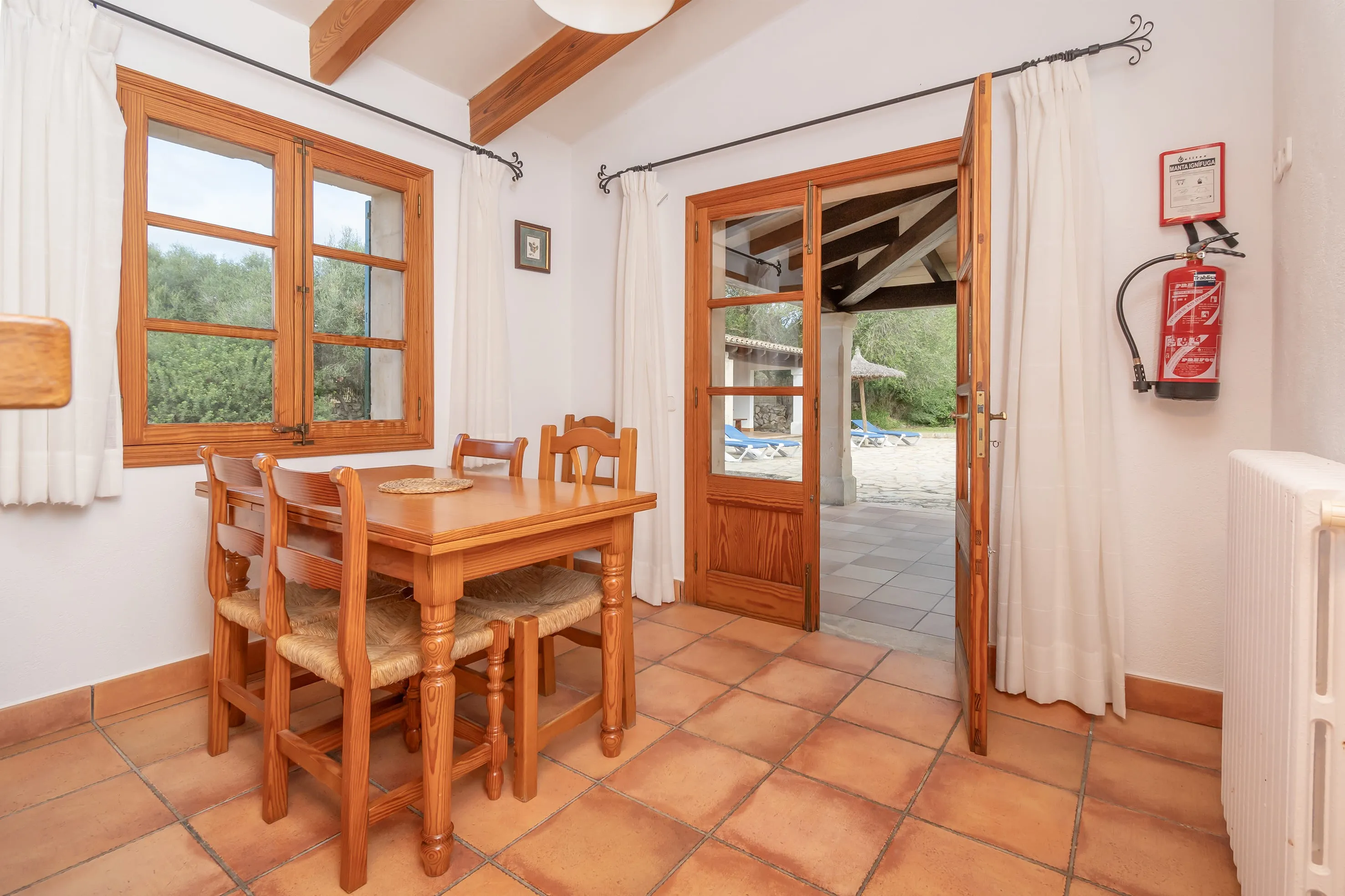 Charmigt traditionellt hus på landet i Pollensa med pool och semesterbostad med hyresrätt-8