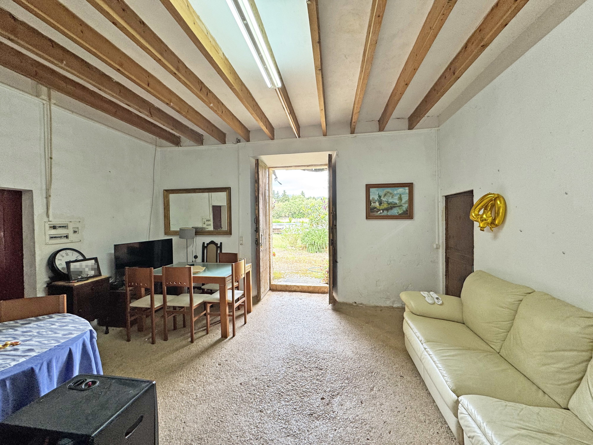 Country house requiring full renovation with large plot in a prime location-7