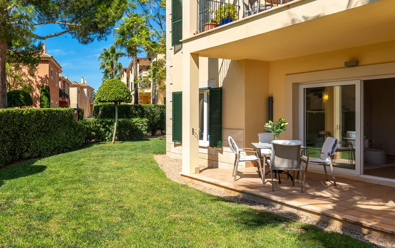 Appartamento al piano terra con giardino privato in un esclusivo complesso residenziale