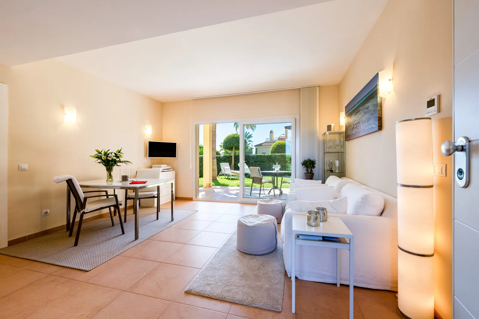 Appartamento al piano terra con giardino privato in un esclusivo complesso residenziale-5