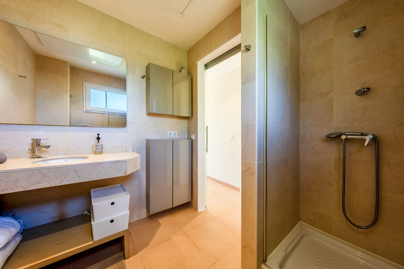 Departamento en planta baja con jardín privado en un complejo residencial exclusivo-6
