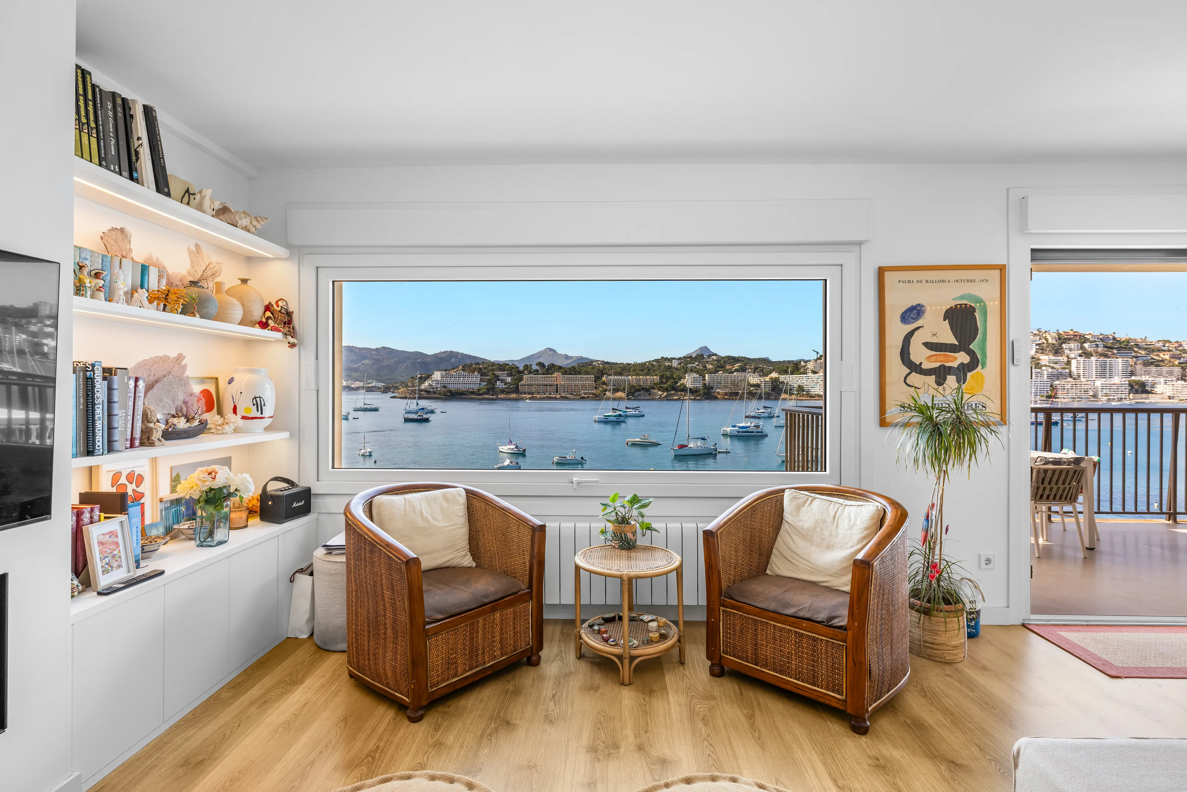 Fully renovated seafront apartment in Santa Ponsa-5