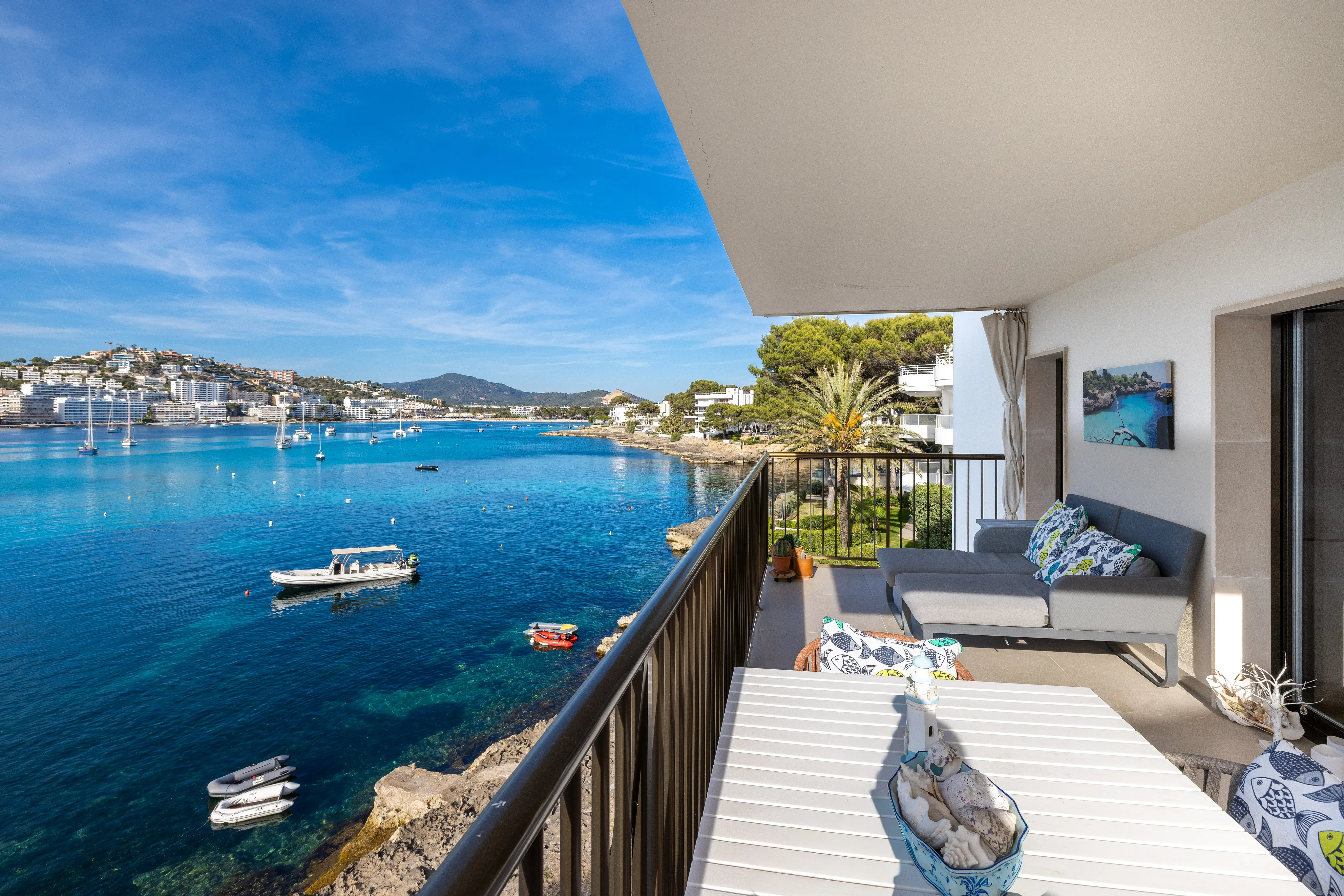 Fully renovated seafront apartment in Santa Ponsa-2