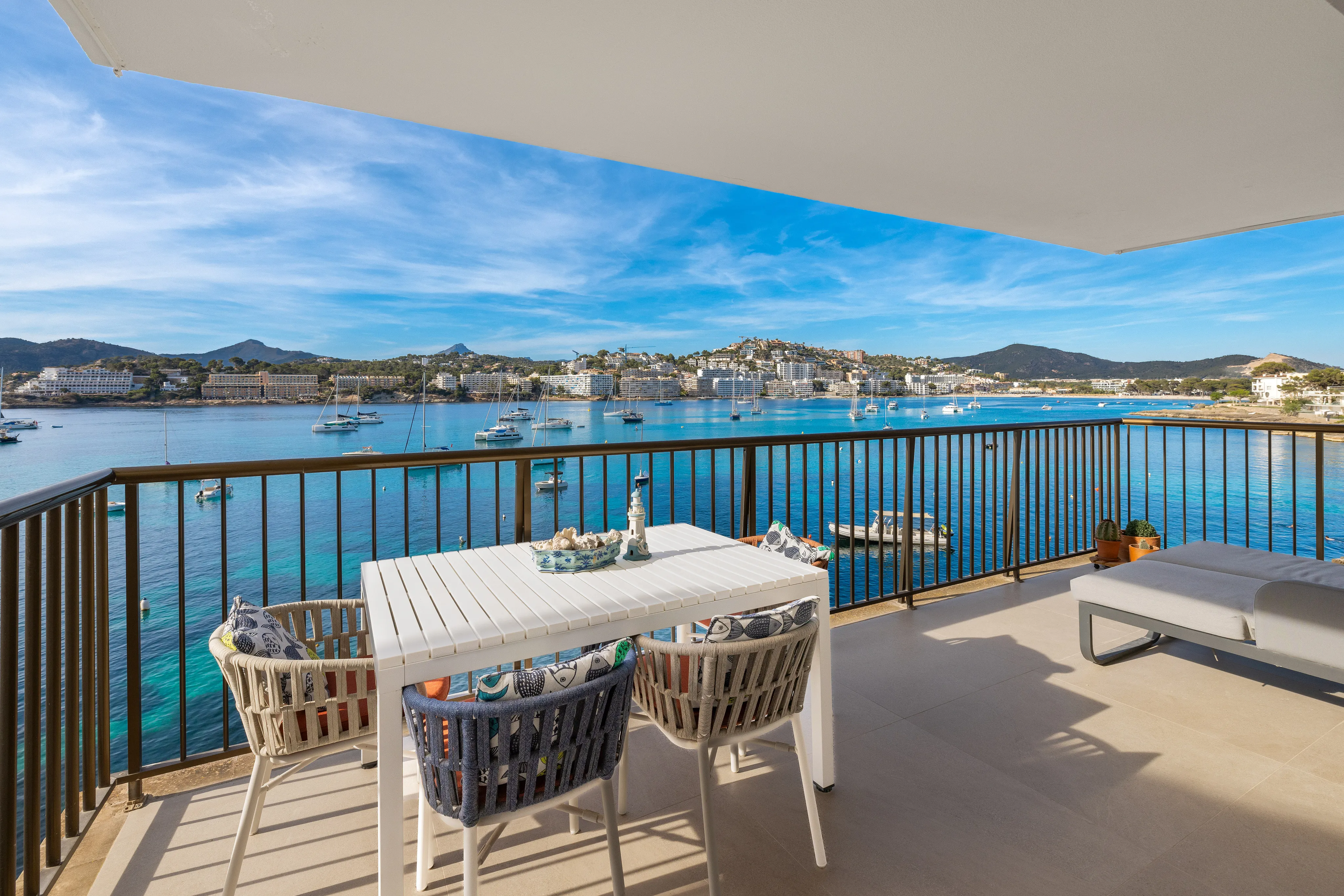 Fully renovated seafront apartment in Santa Ponsa-1