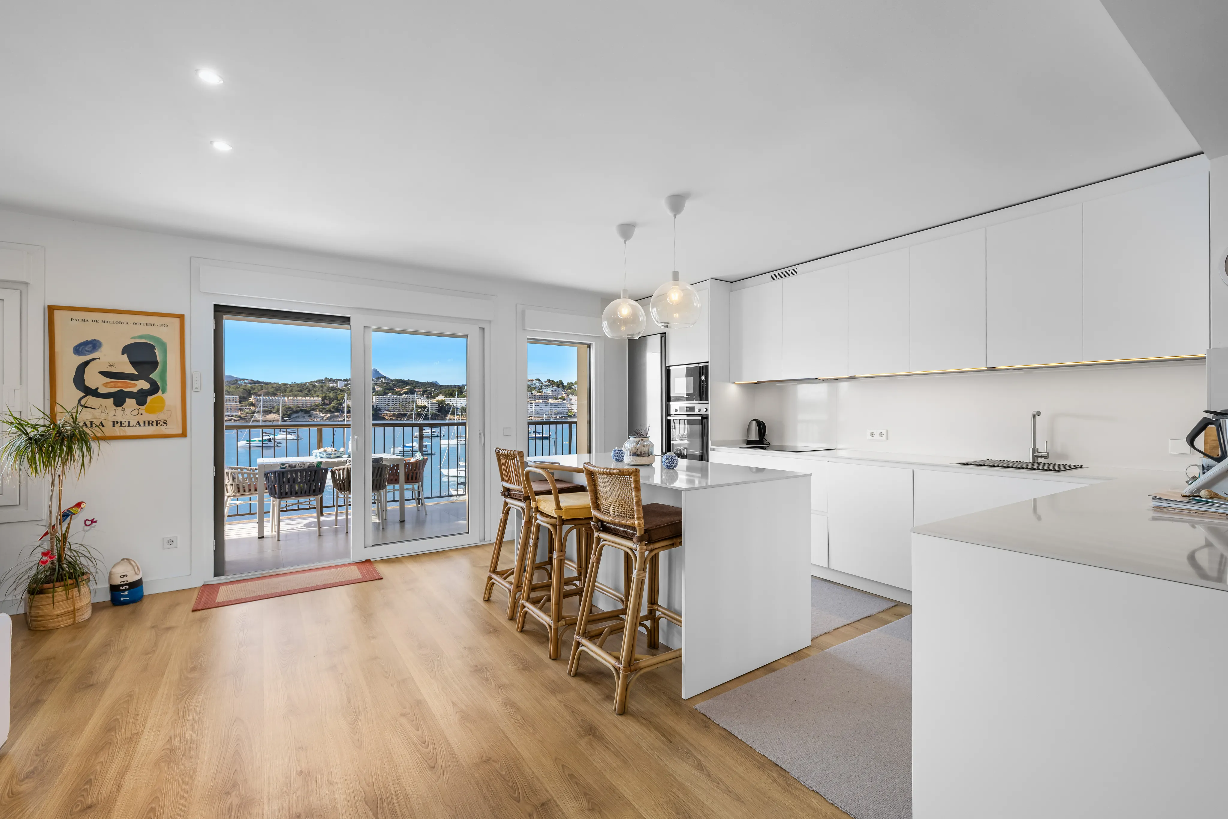 Fully renovated seafront apartment in Santa Ponsa-7