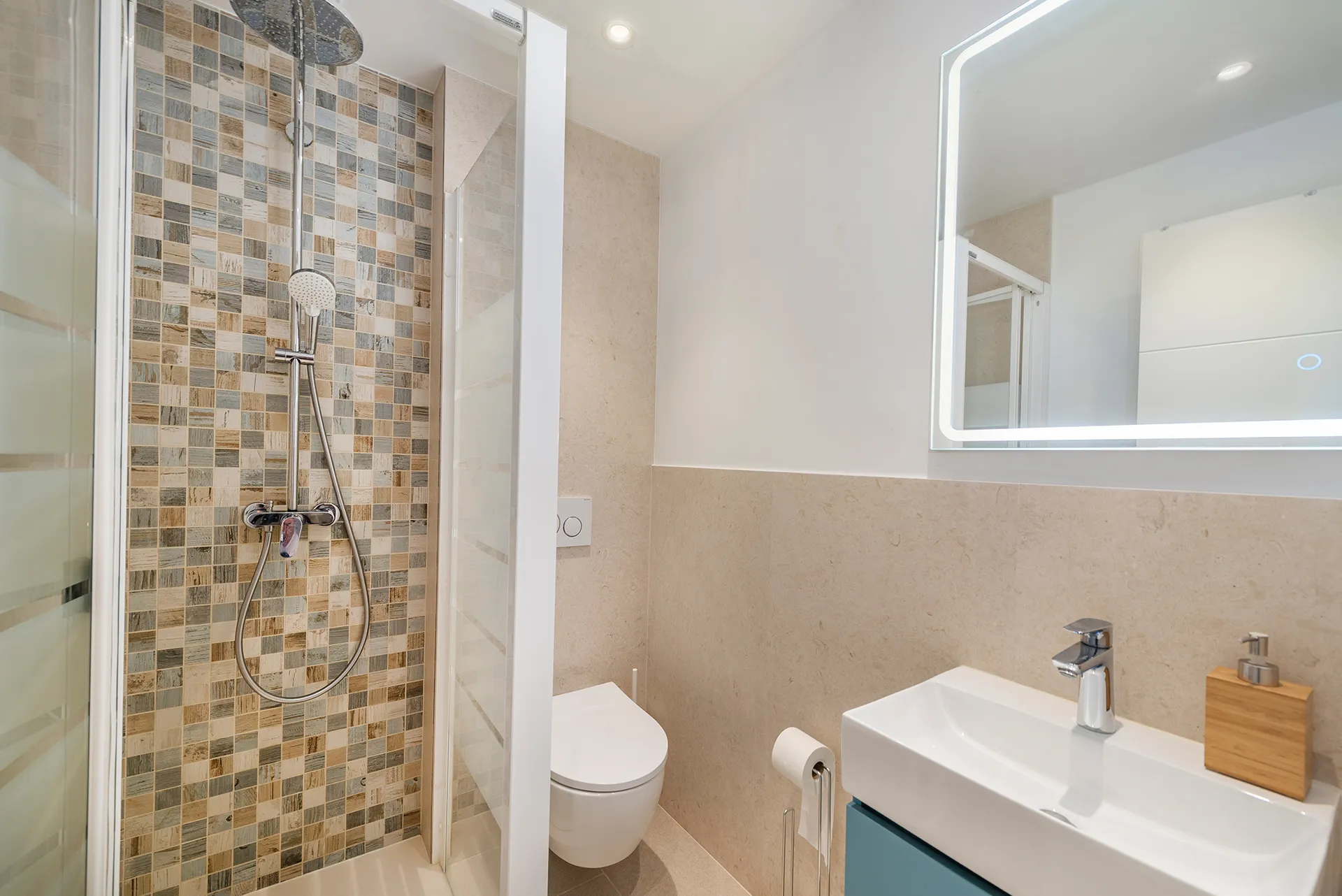 Stilfuldt byhus i hjertet af Puerto Alcúdia - med ferielicens, tagterrasse og attraktivt afkast-11