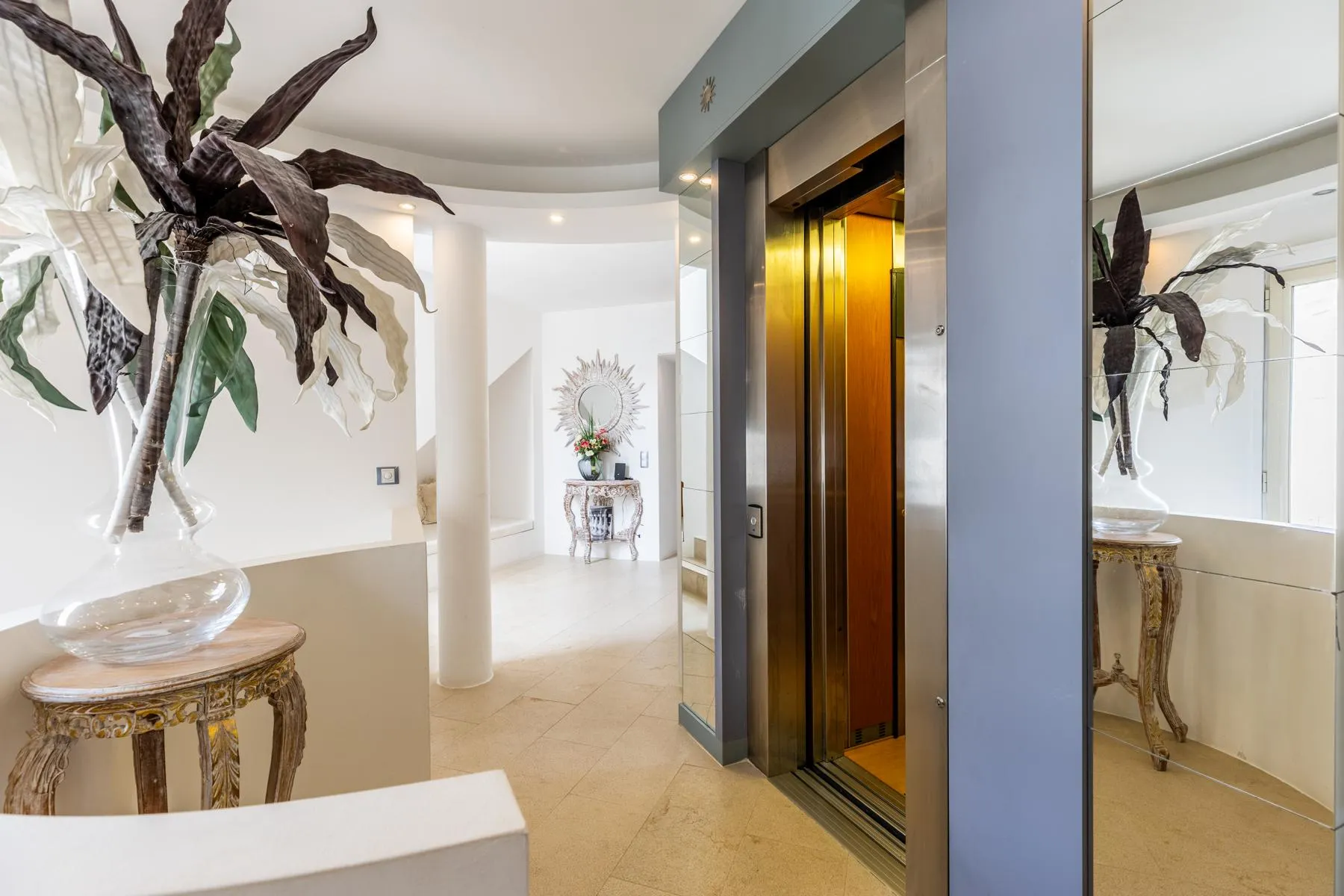 Stilfuldt byhus i hjertet af Puerto Alcúdia - med ferielicens, tagterrasse og attraktivt afkast-16