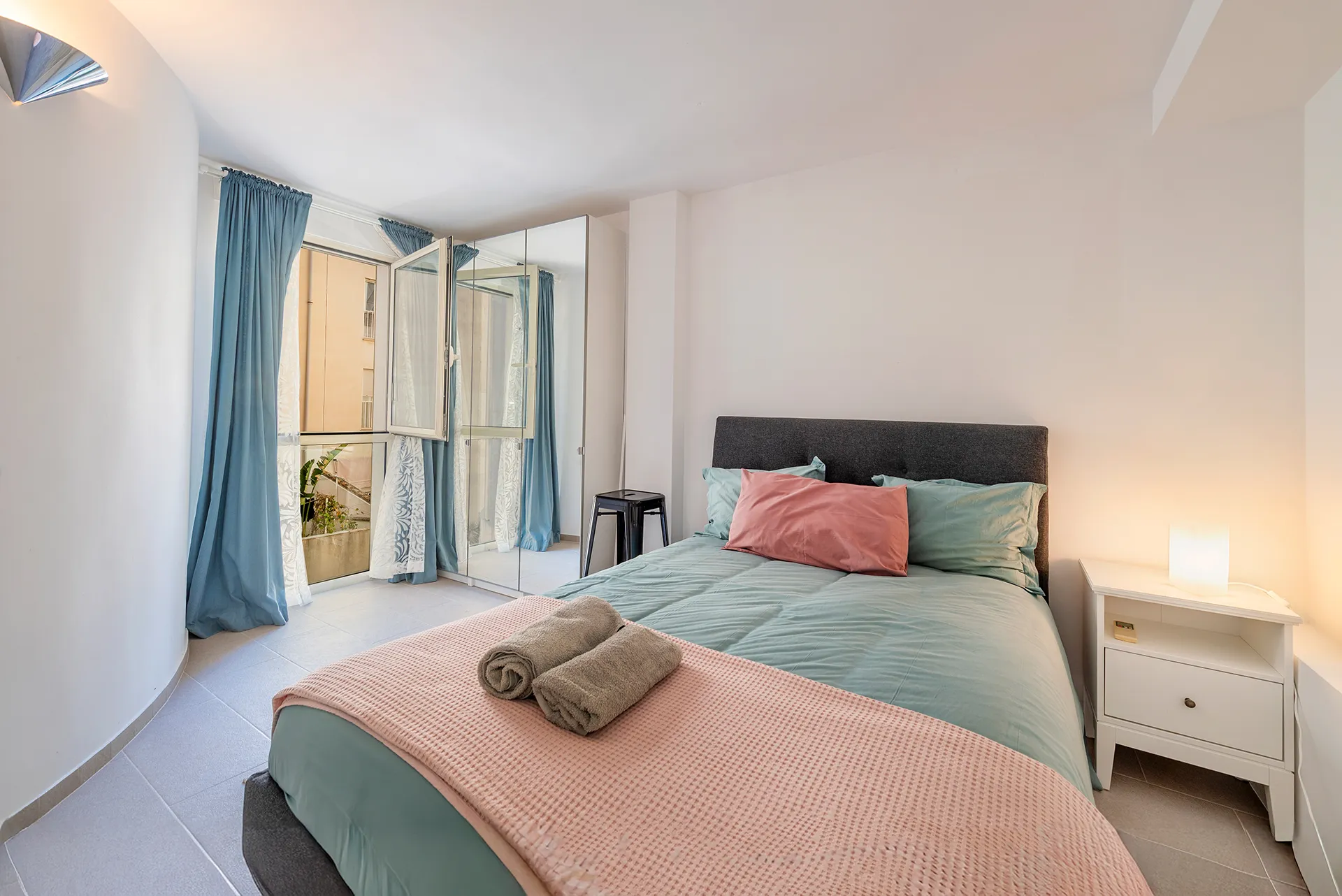 Stilfuldt byhus i hjertet af Puerto Alcúdia - med ferielicens, tagterrasse og attraktivt afkast-10