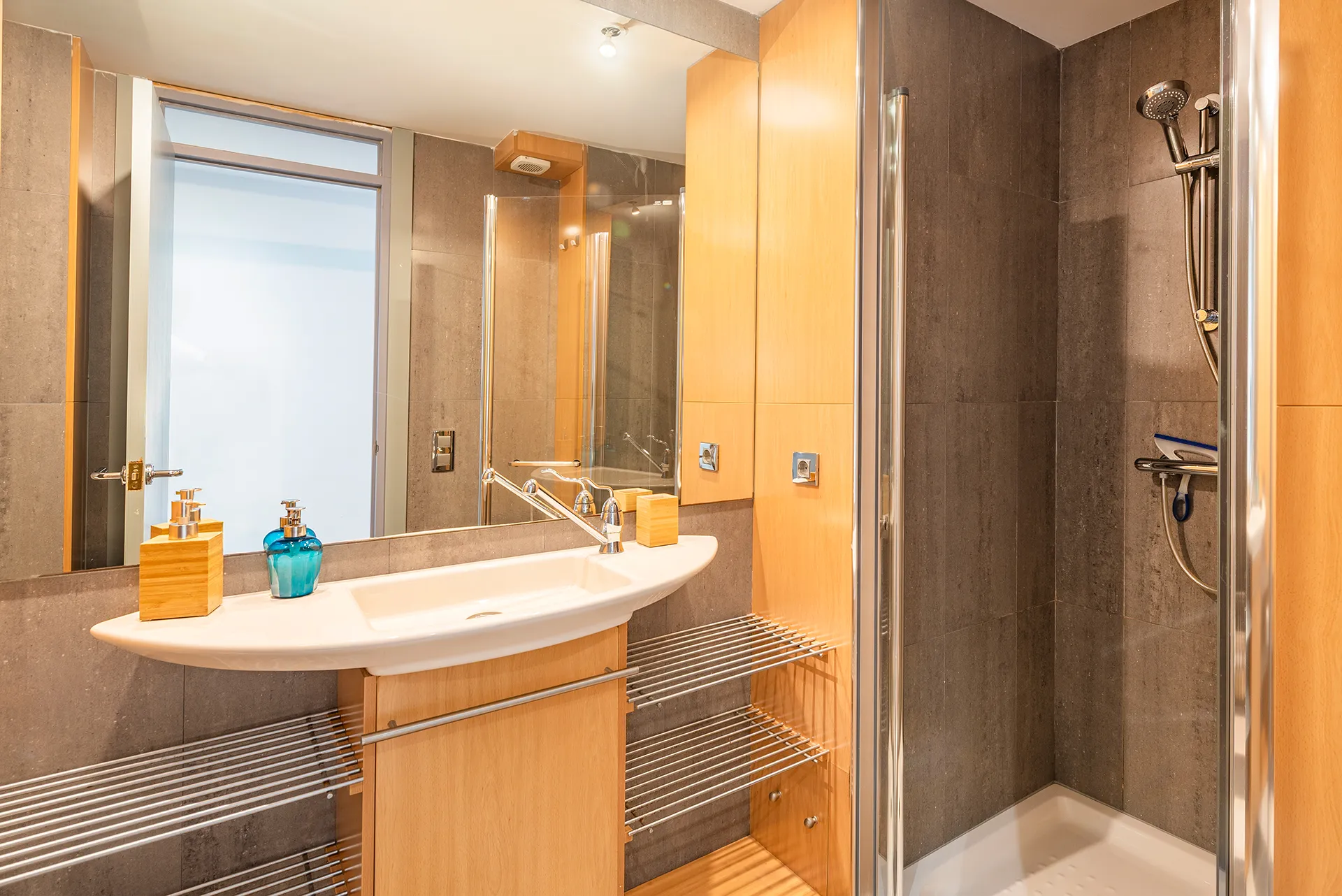 Stilfuldt byhus i hjertet af Puerto Alcúdia - med ferielicens, tagterrasse og attraktivt afkast-13