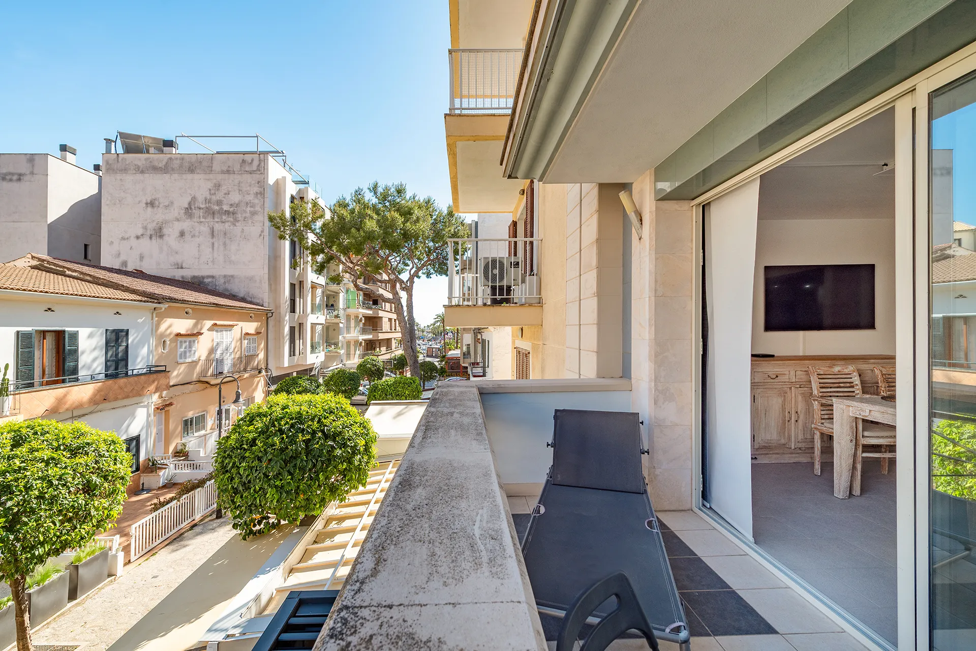 Stilfuldt byhus i hjertet af Puerto Alcúdia - med ferielicens, tagterrasse og attraktivt afkast-12