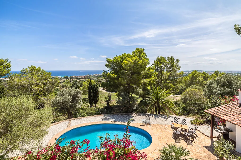 Landsted i villastil med fantastisk havudsigt-2