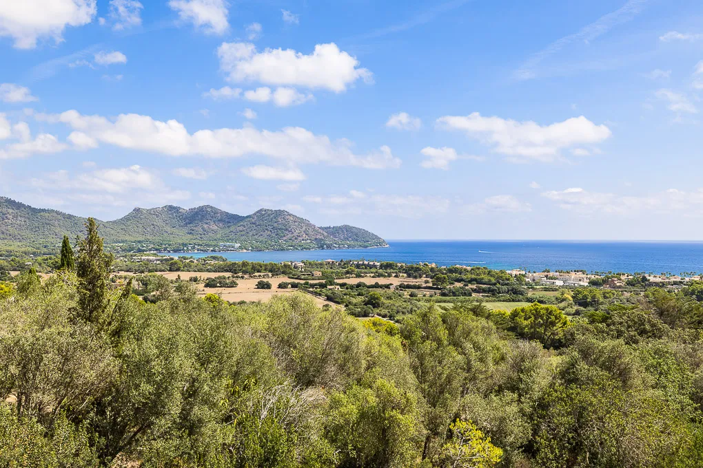 Landsted i villastil med fantastisk havudsigt-15