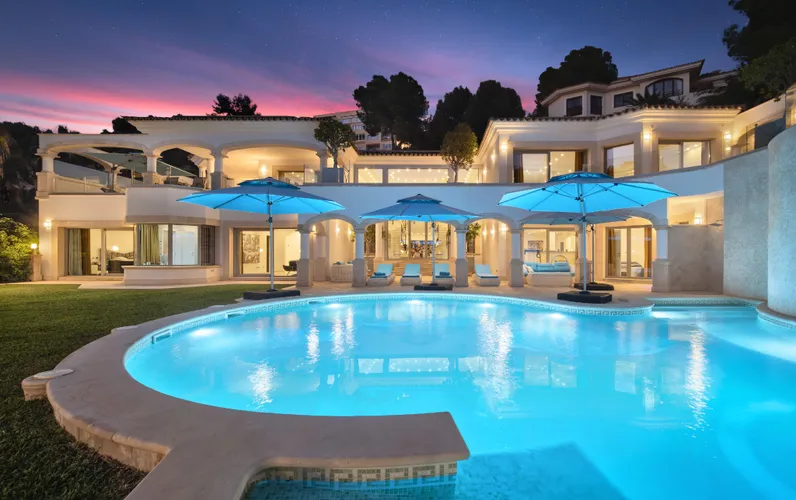 Luxury villa right by the sea – Mediterranean property in Costa de la Calma