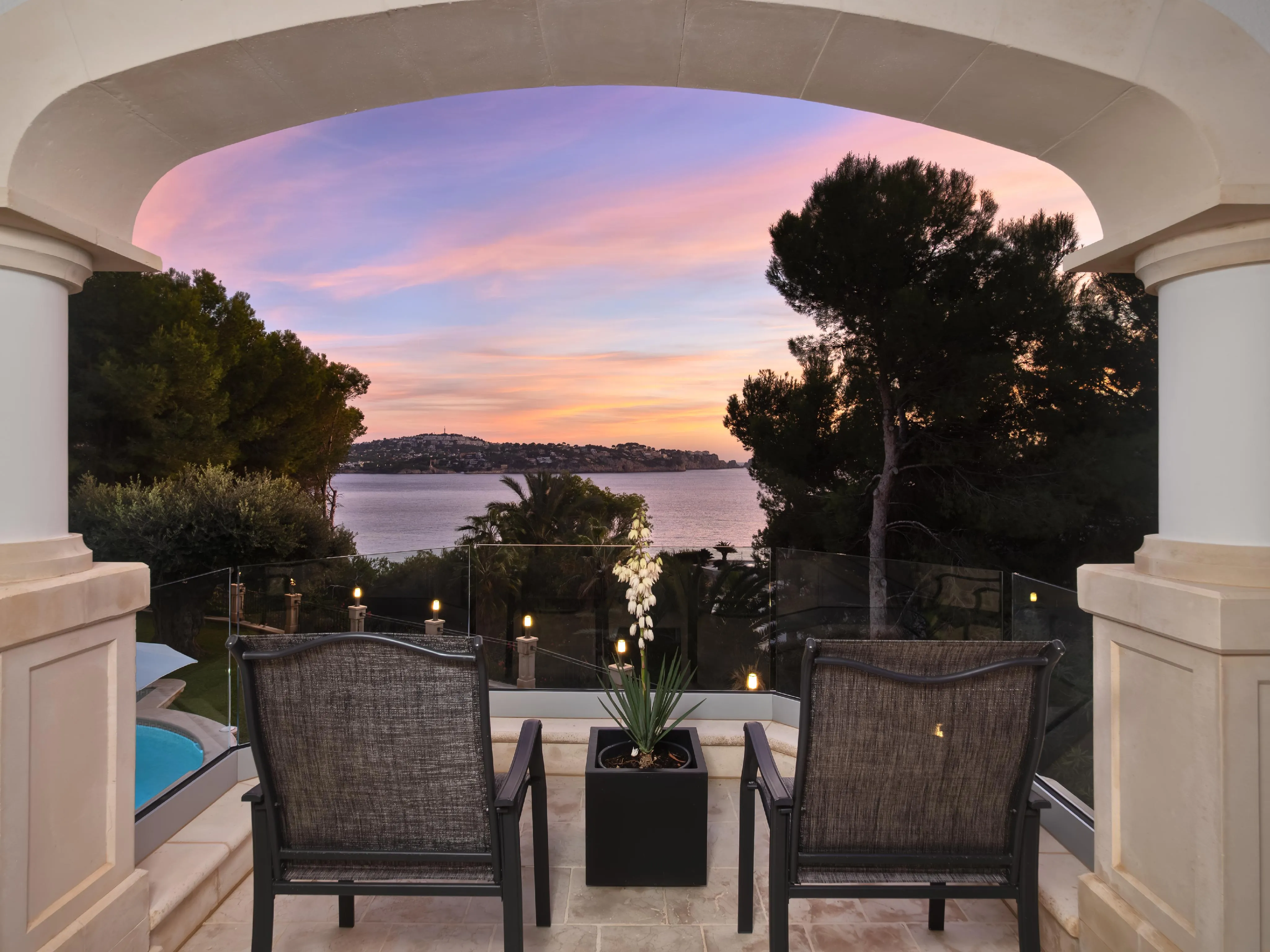 Vila de luxe enfront del mar – propietat mediterrània a Costa de la Calma-15