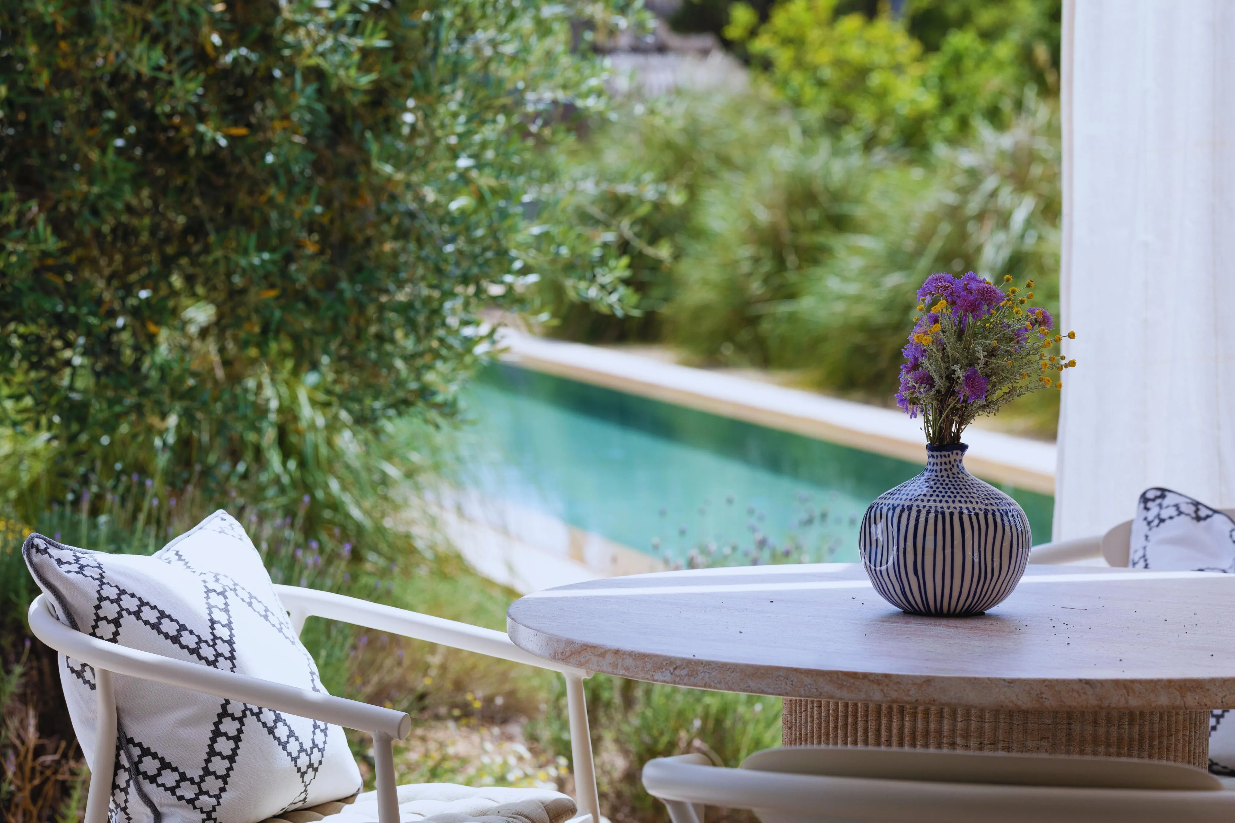 Waar hedendaags design perfect harmonieert met het mediterrane landschap-2