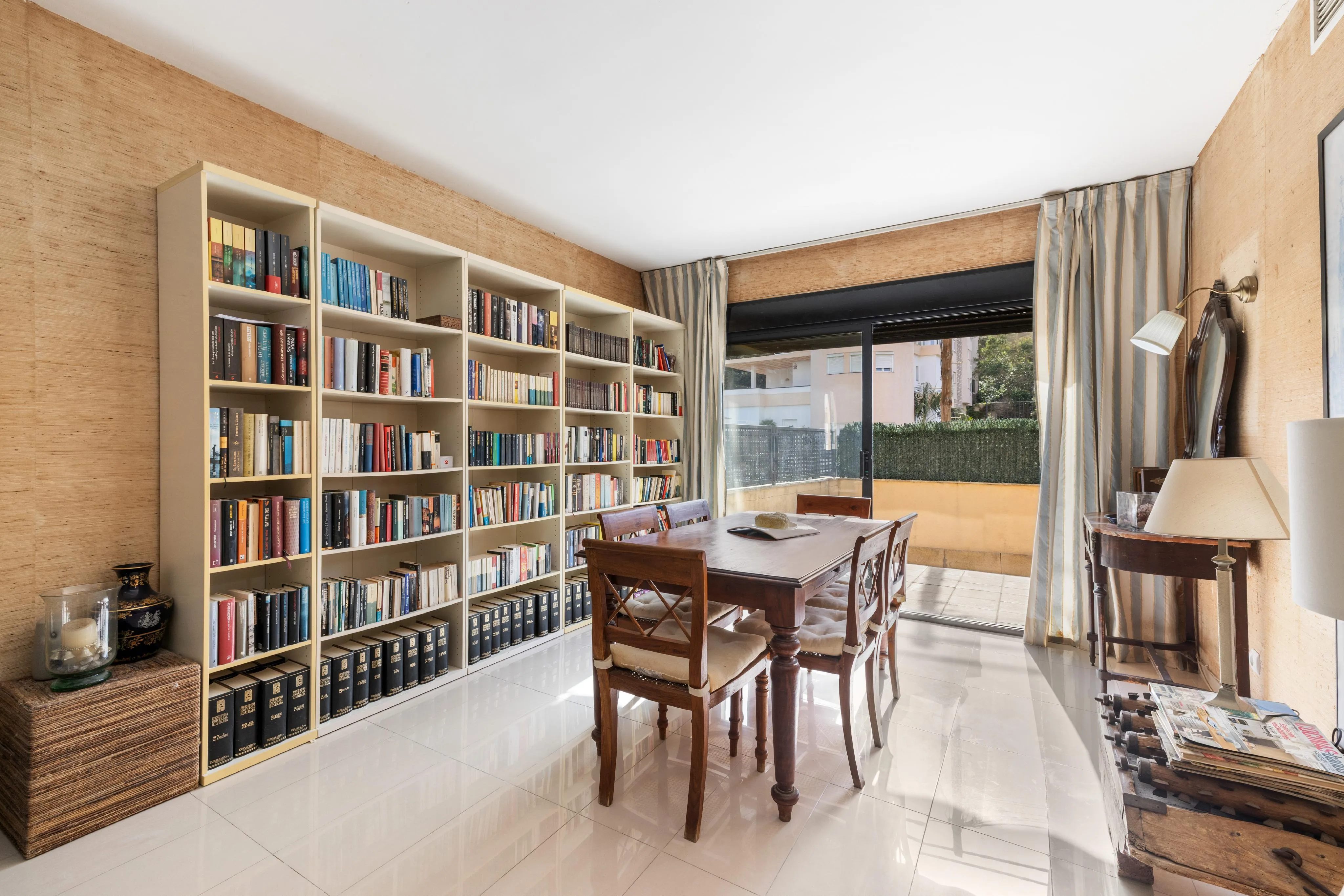 Großzügiges Erdgeschoss mit großer Terrasse und Garten in Son Armadams-4