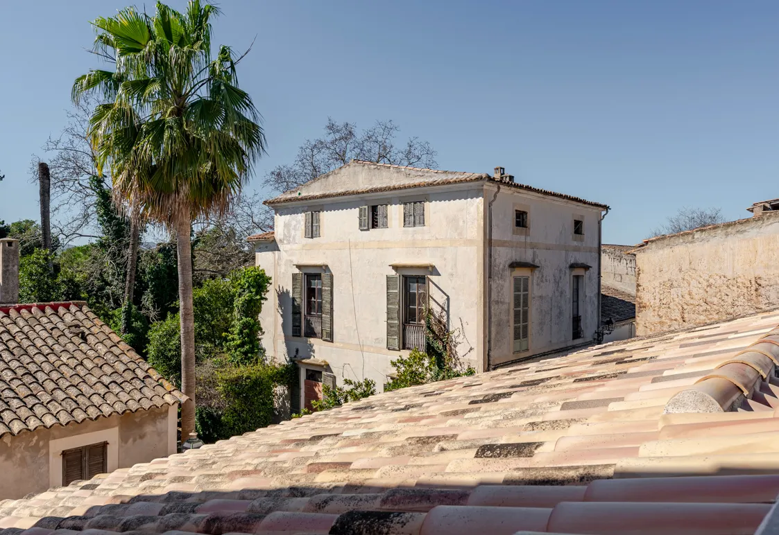 Casa mediterránea con patio, azotea y casa de huéspedes independiente-12