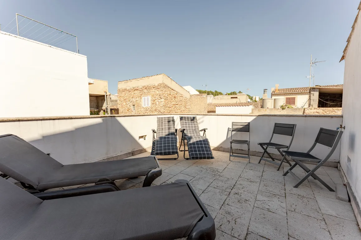 Casa mediterránea con patio, azotea y casa de huéspedes independiente-10