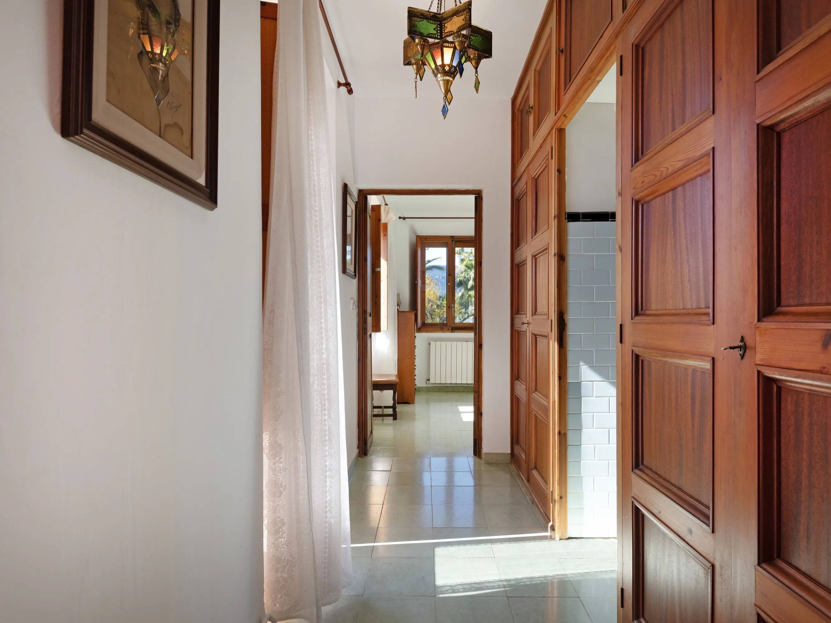 Fritliggende landsbyhus til renovering i Establiments-7