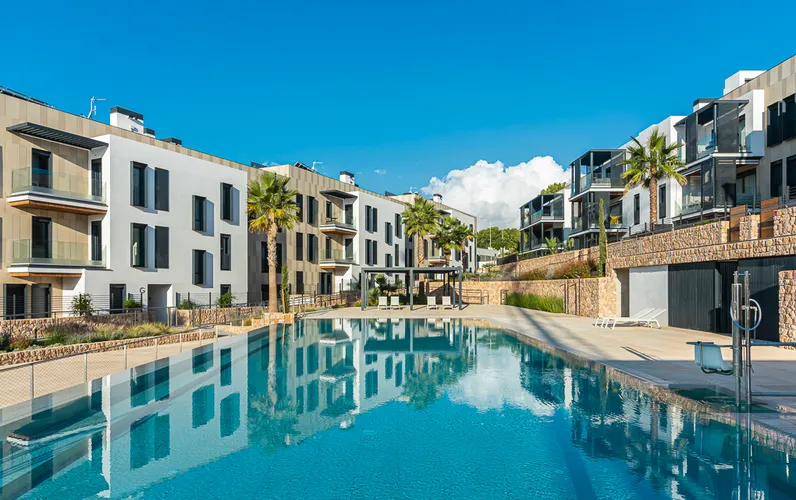 Eksklusiv penthouse med tagterrasse, terrasse og golfudsigt