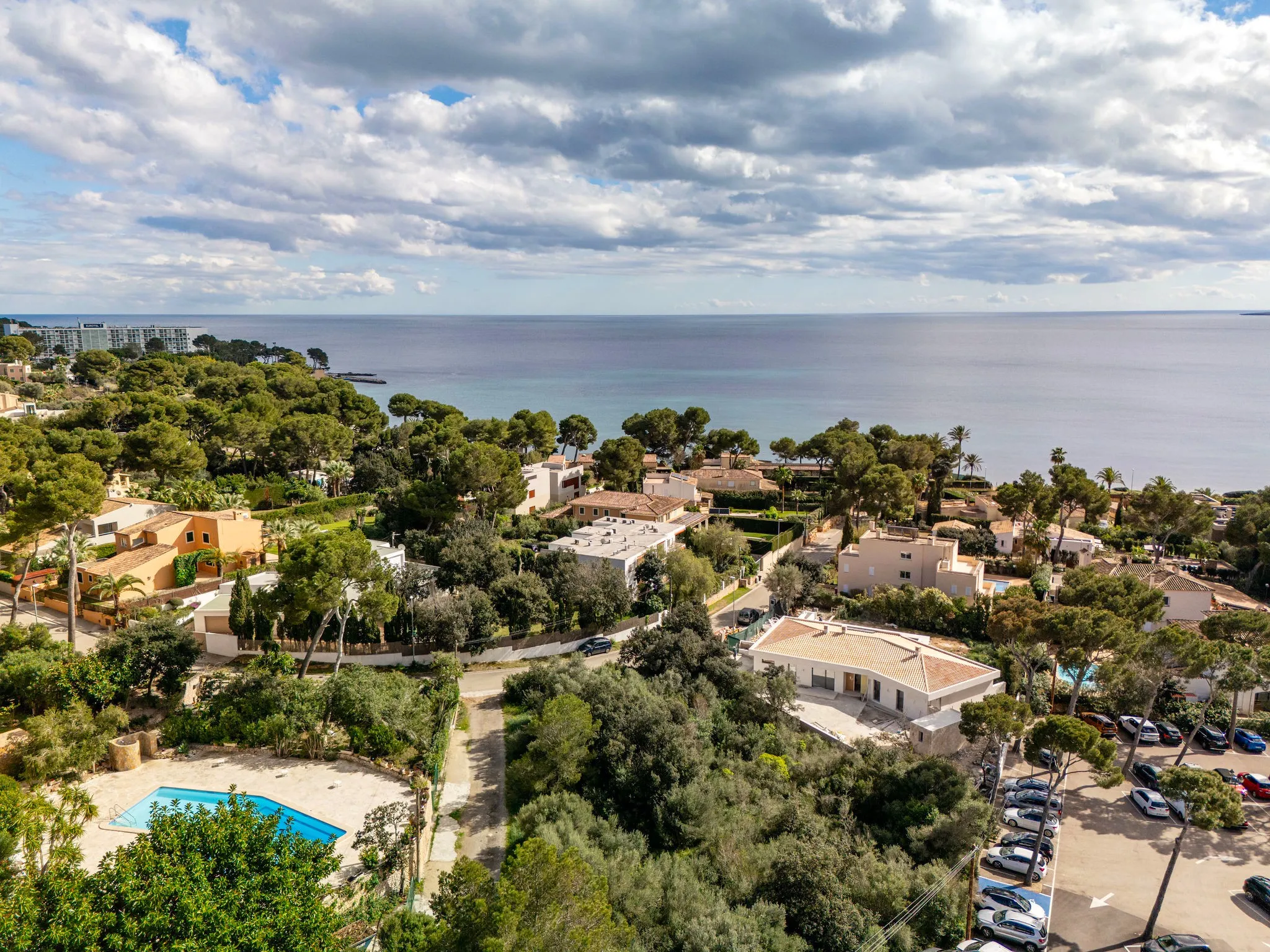 Parcela para la construcción de una villa con piscina y vistas al mar-2