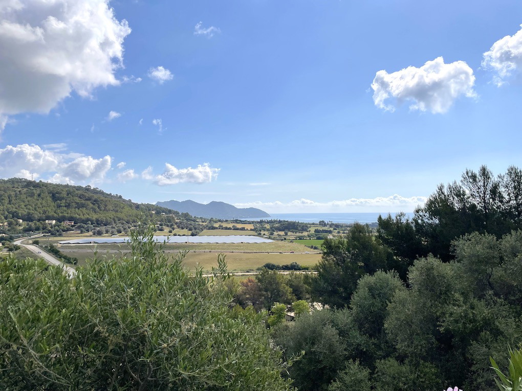 Exclusive plot with building permit for a new villa with stunning panoramic and sea views