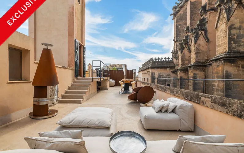 Ático de diseño excepcional, recién renovado, con terrazas y vistas al mar