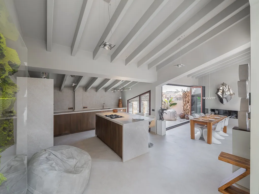 Ático de diseño excepcional, recién renovado, con terrazas y vistas al mar-5