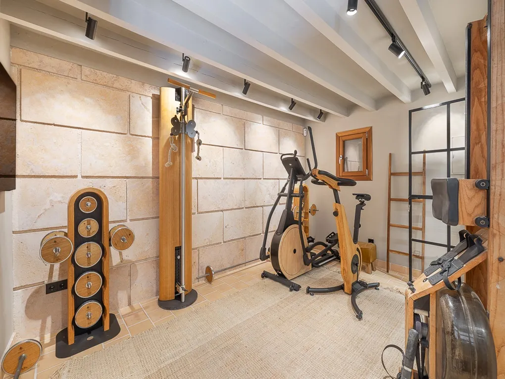 Enestående, nyrenoveret designer-penthouse med terrasser og havudsigt-16