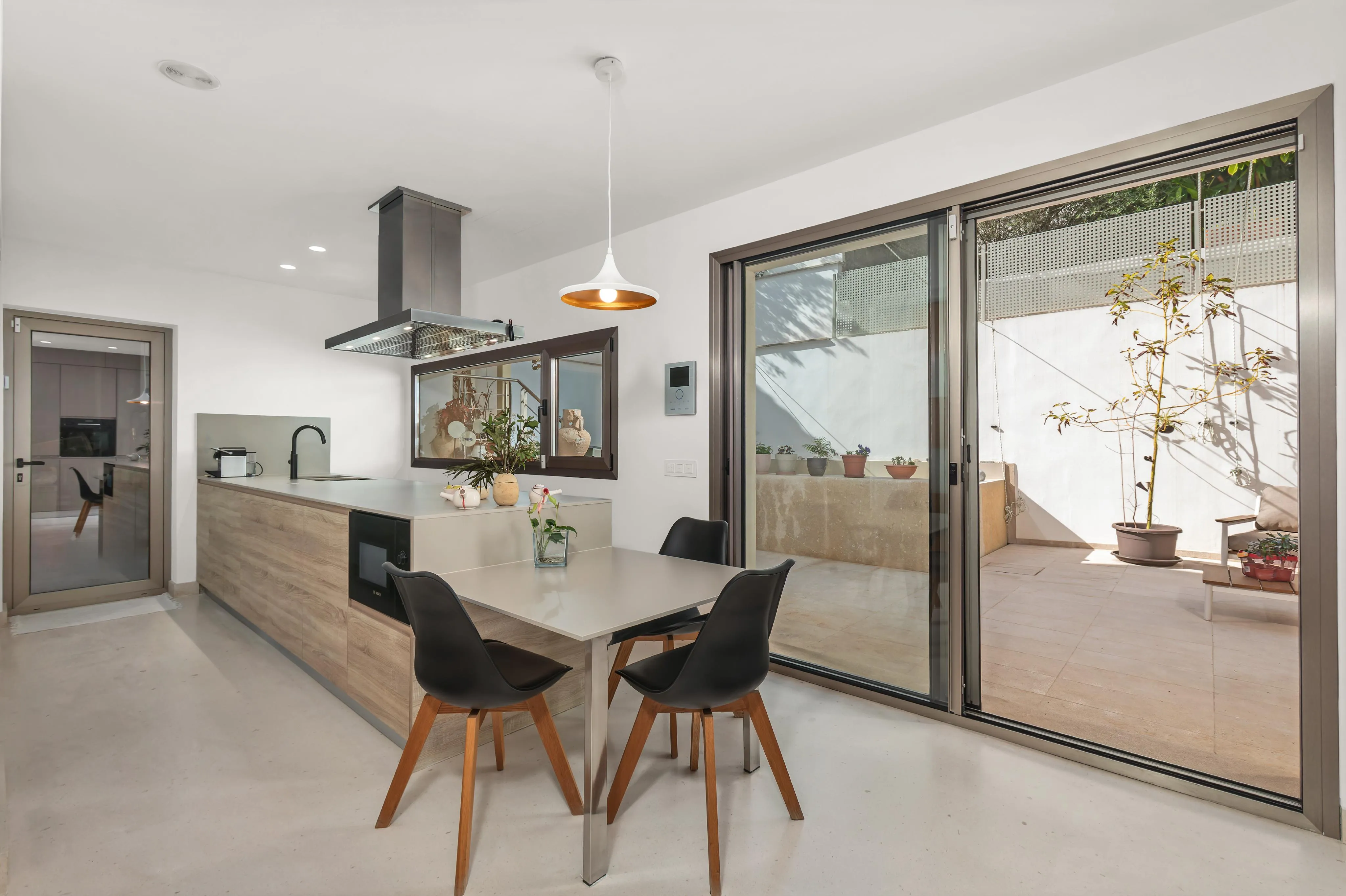 Nowoczesna willa z oddzielnym mieszkaniem w El Terreno-3