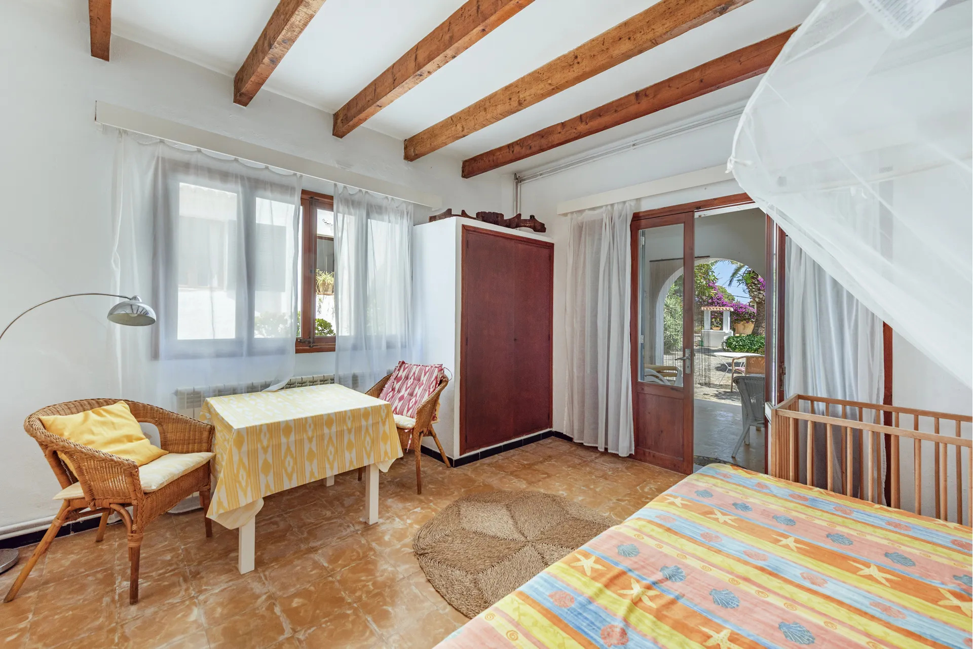 Traditionel fritliggende villa tæt på havet i Cala San Vicente-10